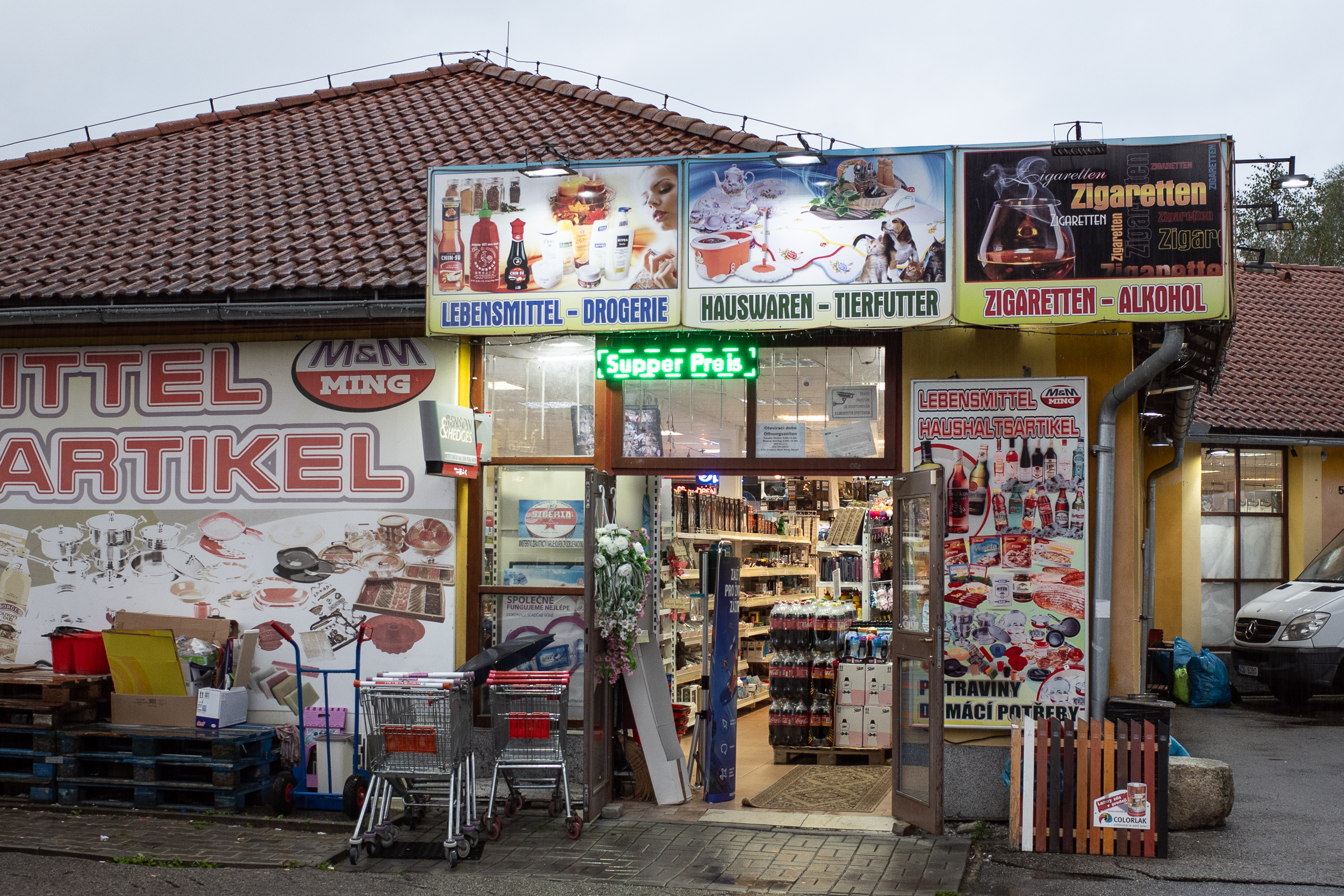 Der Laden mit allem: Lebensmittel, Hauswaren, Zigaretten – und „Supper Preis“